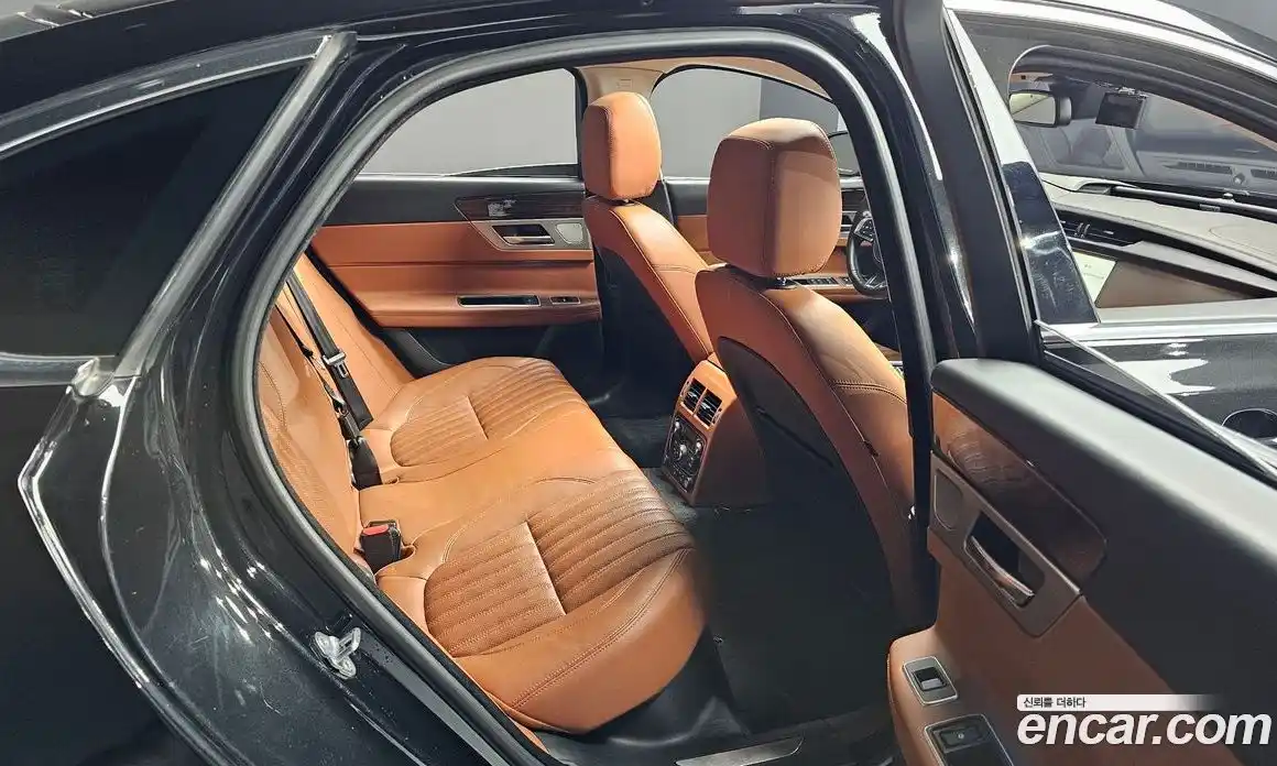 Jaguar XF 2018 2.0 гидро в Москве № 976507, фото 12