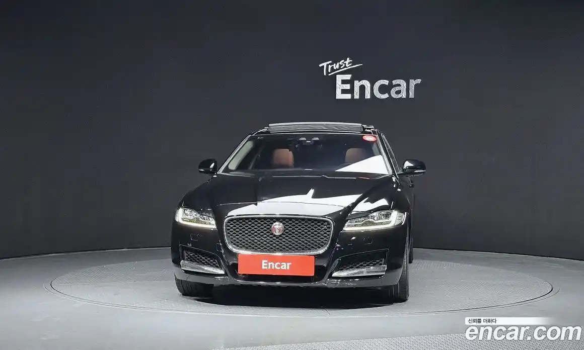 Jaguar XF 2018 2.0 гидро в Москве № 976507, фото 3