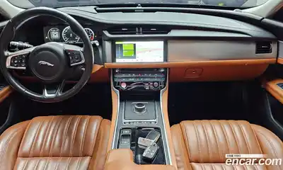 Jaguar XF 2018 2.0 гидро в Москве № 976507, миниатюра 7