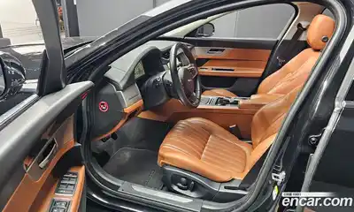 Jaguar XF 2018 2.0 гидро в Москве № 976507, миниатюра 10