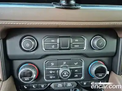 Chevrolet Surburban 2021 6.2 гидро в Москве № 976736, миниатюра 10