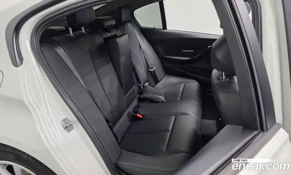 BMW 3-Series 2018 2.0 Автомат в Москве № 1004572, фото 11