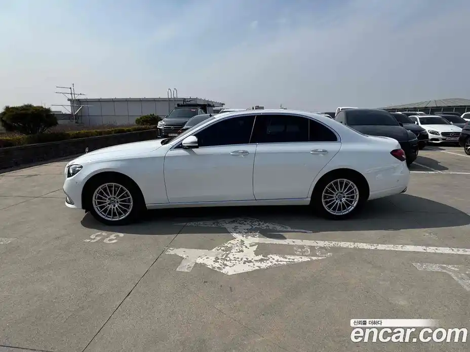 Mercedes-Benz E-Class 2022 1.9 гидро, фото 19