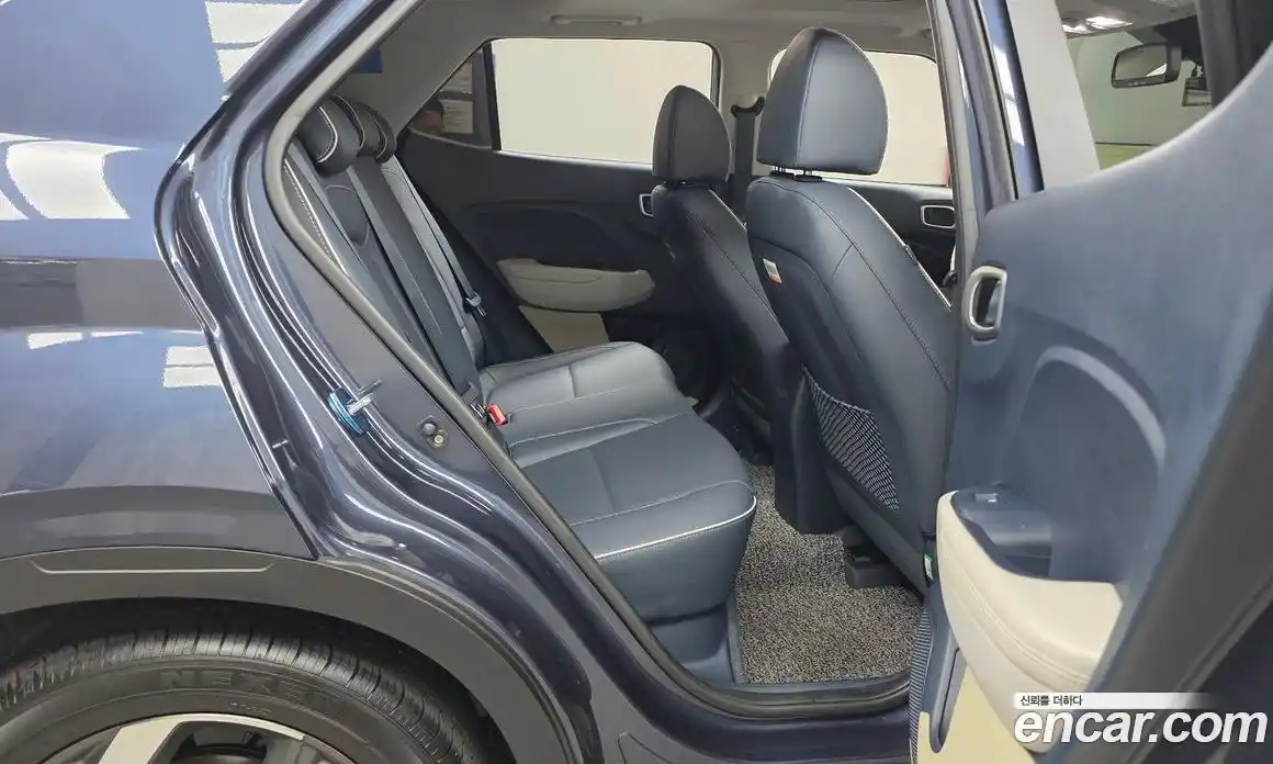 Hyundai Venue 2022 1.6 Автомат в Москве № 1006093, фото 12