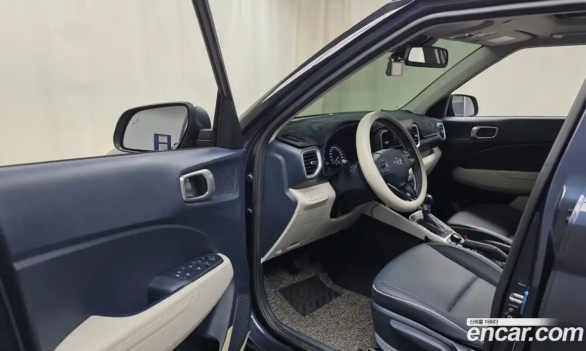 Hyundai Venue 2022 1.6 Автомат в Москве № 1006093, фото 10