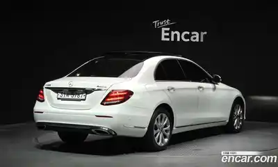 Mercedes-Benz E-Class 2019 2.0 гидро, миниатюра 2