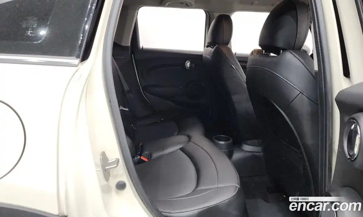Mini Cooper 2015 1.5 гидро в Москве № 1013630, фото 12