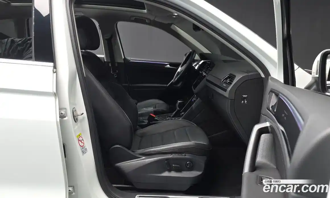 Volkswagen Tiguan 2022 2.0 гидро в Москве № 1014624, фото 11