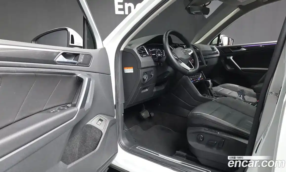 Volkswagen Tiguan 2022 2.0 гидро в Москве № 1014624, фото 10