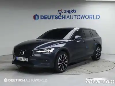 Volvo V60, 2022