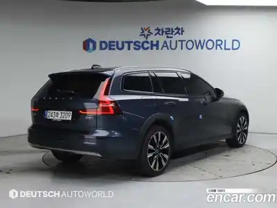 Volvo V60 2022 2.0 гидро в Москве № 164786, миниатюра 2