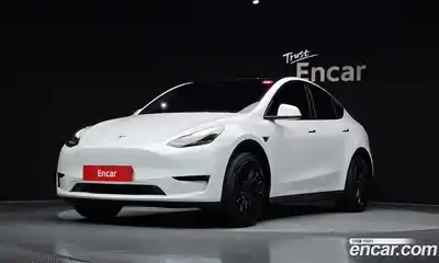 Tesla Model Y, 2024