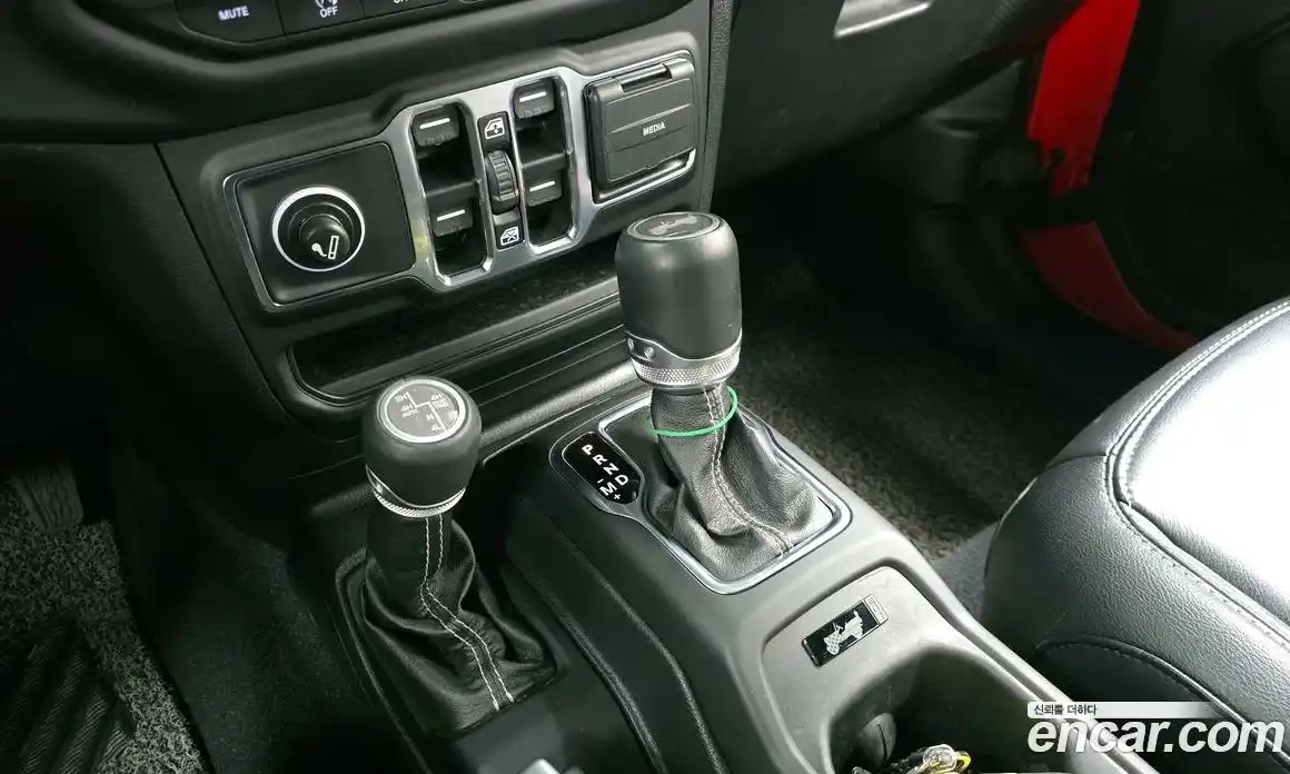 Jeep Wrangler 2021 2.0 гидро в Москве № 169567, фото 9