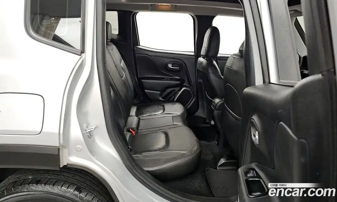Jeep Renegade 2019 2.4 гидро в Москве № 169661, фото 12