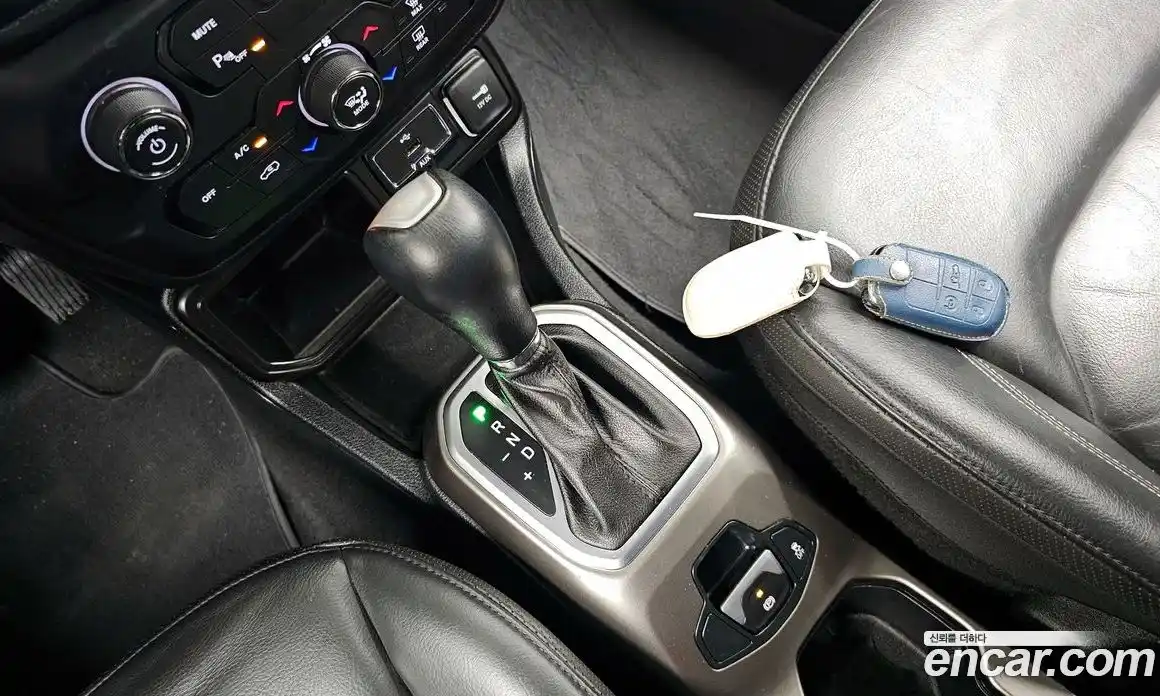Jeep Renegade 2019 2.4 гидро в Москве № 169661, фото 9