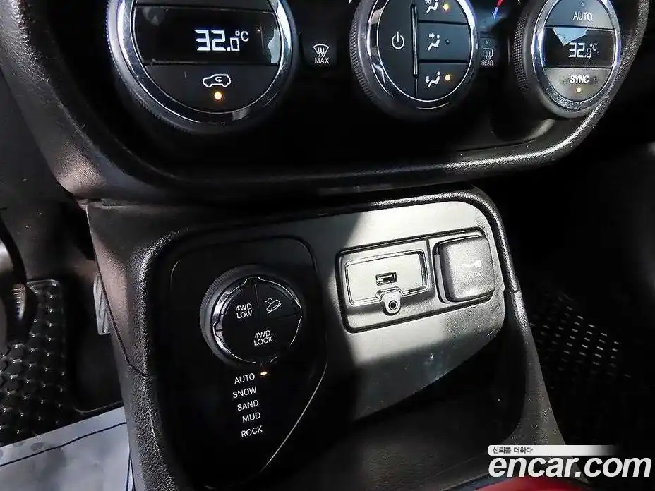 Jeep Renegade 2017 2.0 гидро в Москве № 170085, фото 14