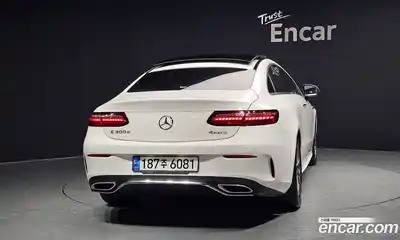 Mercedes-Benz E-Class 2022 2.0 гидро в Москве № 173483, миниатюра 4