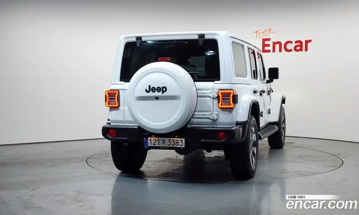 Jeep Wrangler 2023 2.0 гидро в Москве № 182583, фото 4