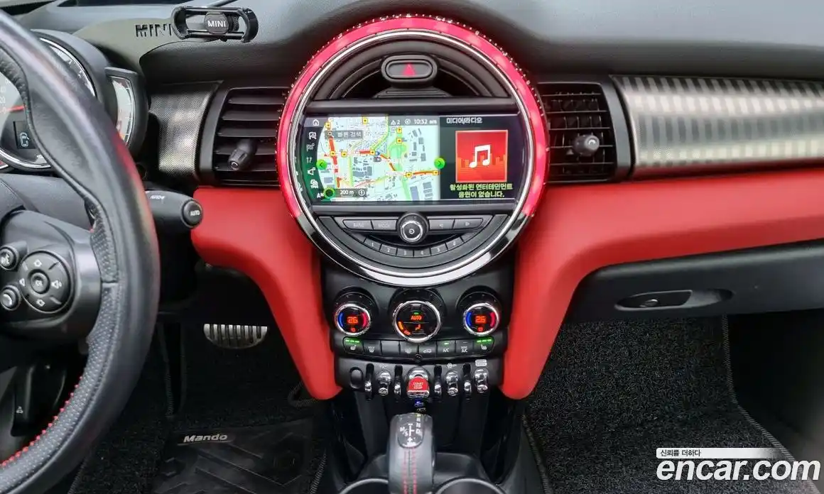 Mini Cooper Convertible 2019 2.0 гидро в Москве № 190086, фото 14