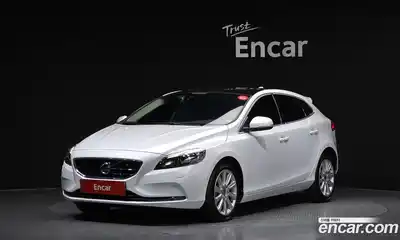 Volvo V40, 2016