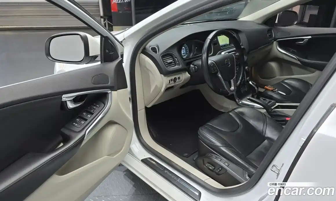 Volvo V40 2016 2.0 гидро в Москве № 195111, фото 11
