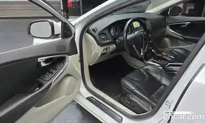 Volvo V40 2016 2.0 гидро в Москве № 195111, миниатюра 11