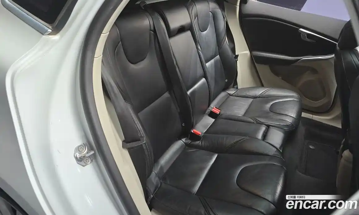Volvo V40 2016 2.0 гидро в Москве № 195111, фото 12