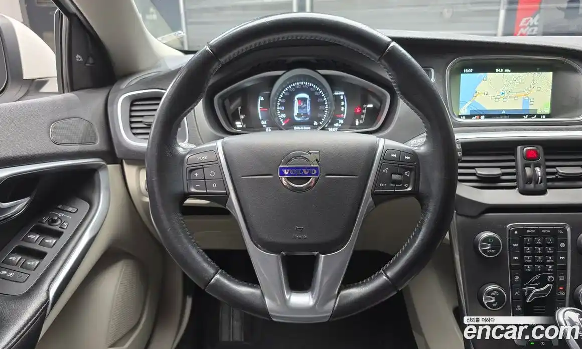 Volvo V40 2016 2.0 гидро в Москве № 195111, фото 14