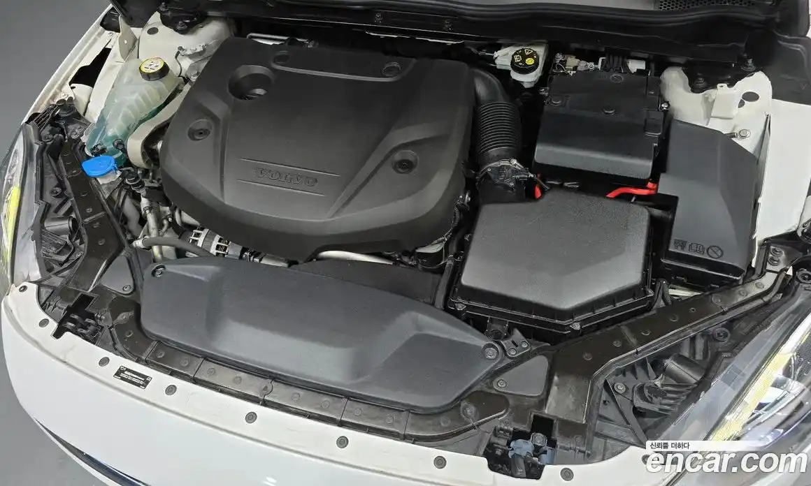 Volvo V40 2016 2.0 гидро в Москве № 195111, фото 6