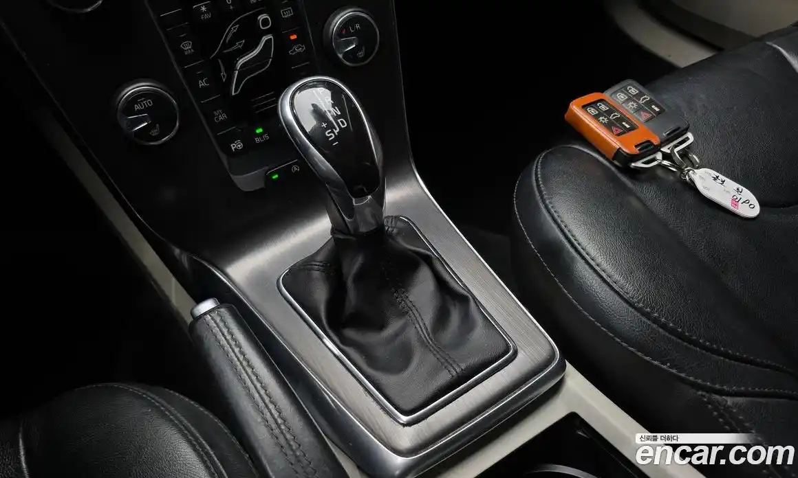 Volvo V40 2016 2.0 гидро в Москве № 195111, фото 9