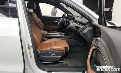 Audi e-tron 2021 0.2 гидро в Москве № 196330, миниатюра 11