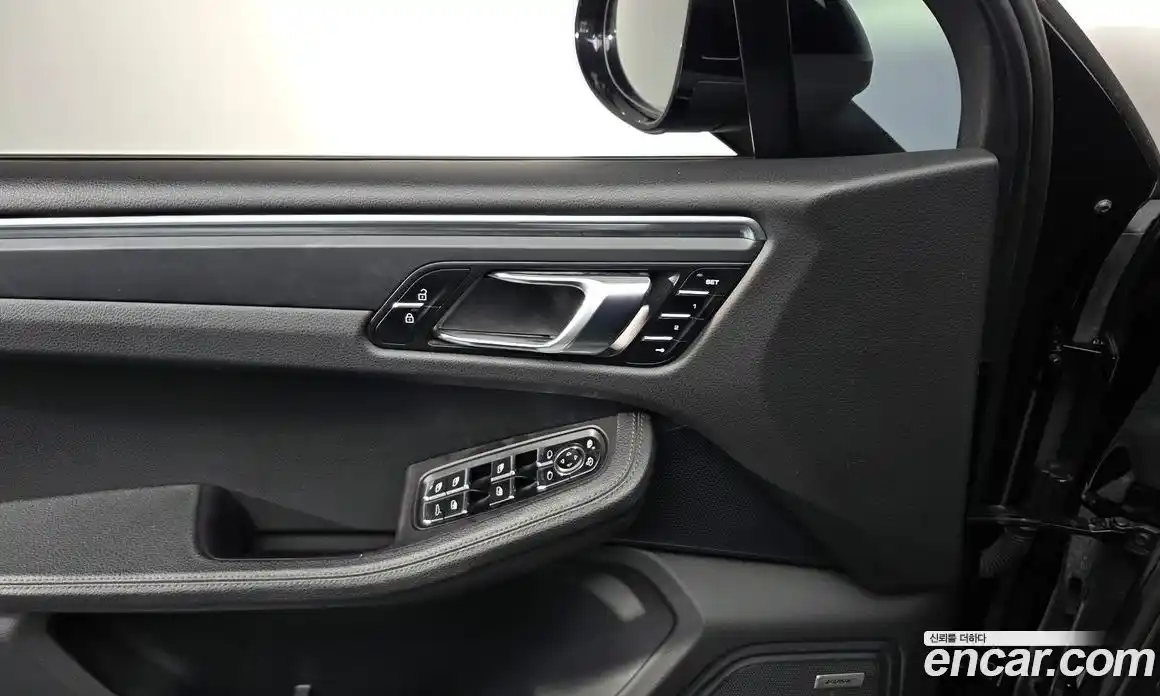 Porsche Macan 2019 2.0 гидро в Москве № 197477, фото 16