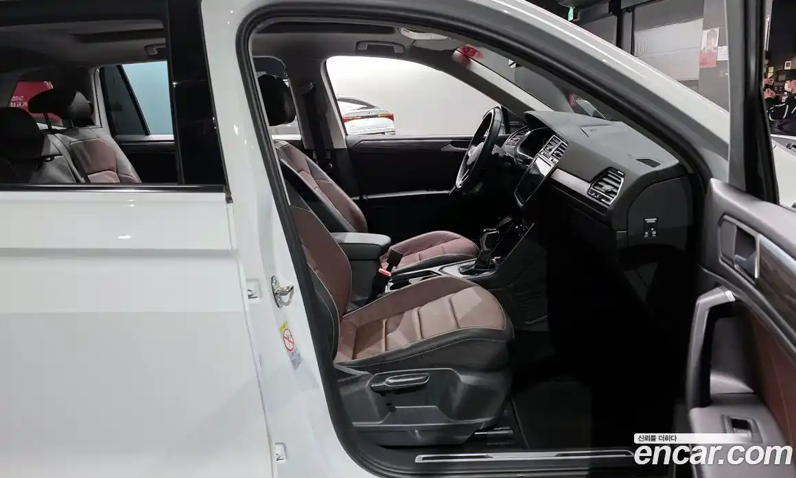Volkswagen Tiguan 2023 2.0 гидро в Москве № 198928, фото 10