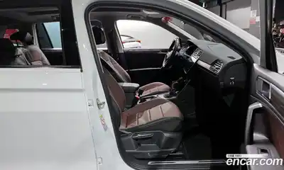 Volkswagen Tiguan 2023 2.0 гидро в Москве № 198928, миниатюра 10