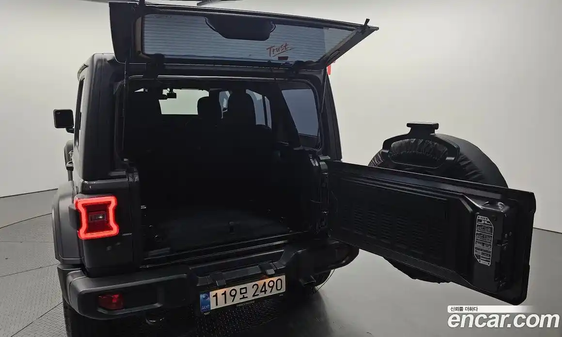 Jeep Wrangler 2024 2.0 гидро в Москве № 199429, фото 20