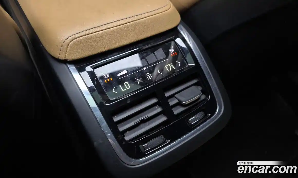 Volvo XC60 2021 2.0 гидро в Москве № 212800, фото 19