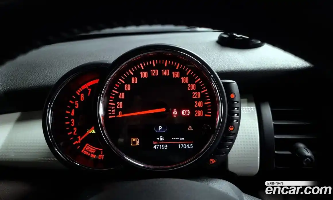 Mini Cooper 2015 1.5 гидро в Москве № 224815, фото 8