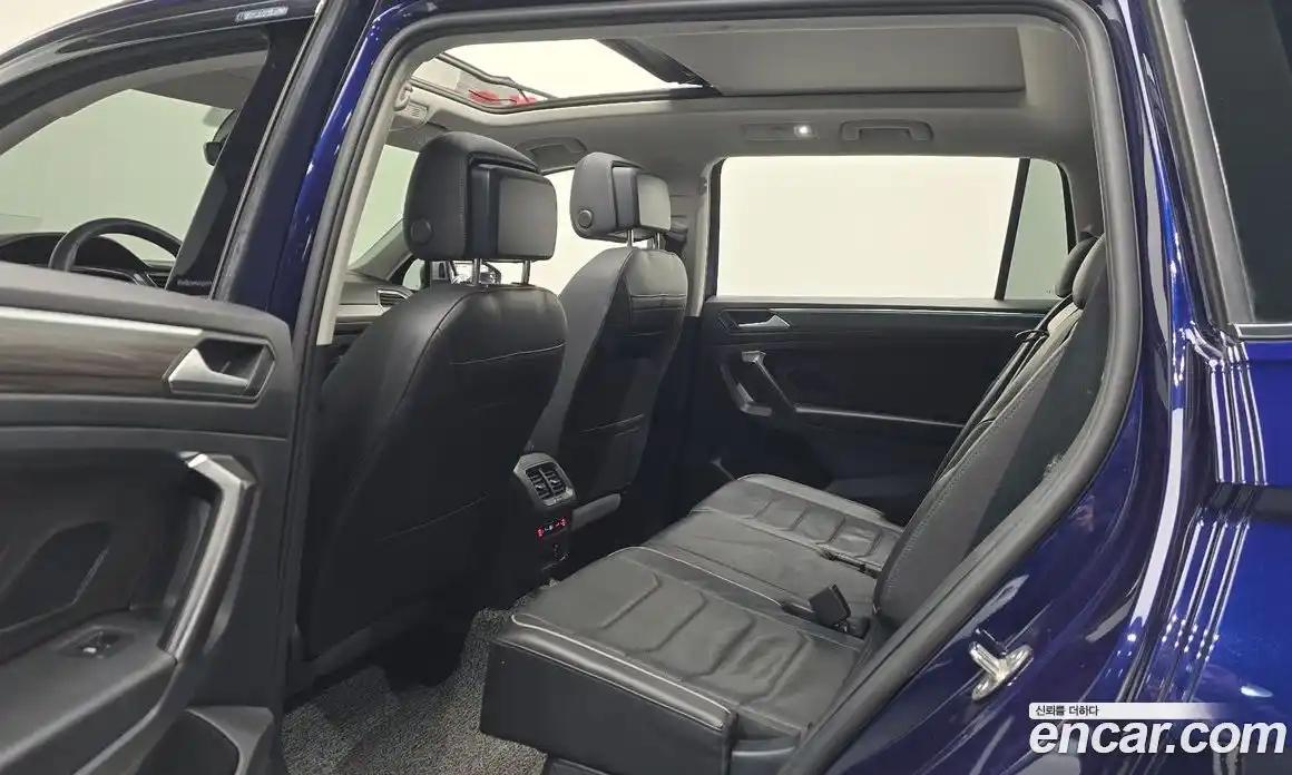 Volkswagen Tiguan 2023 2.0 гидро в Москве № 232078, фото 12