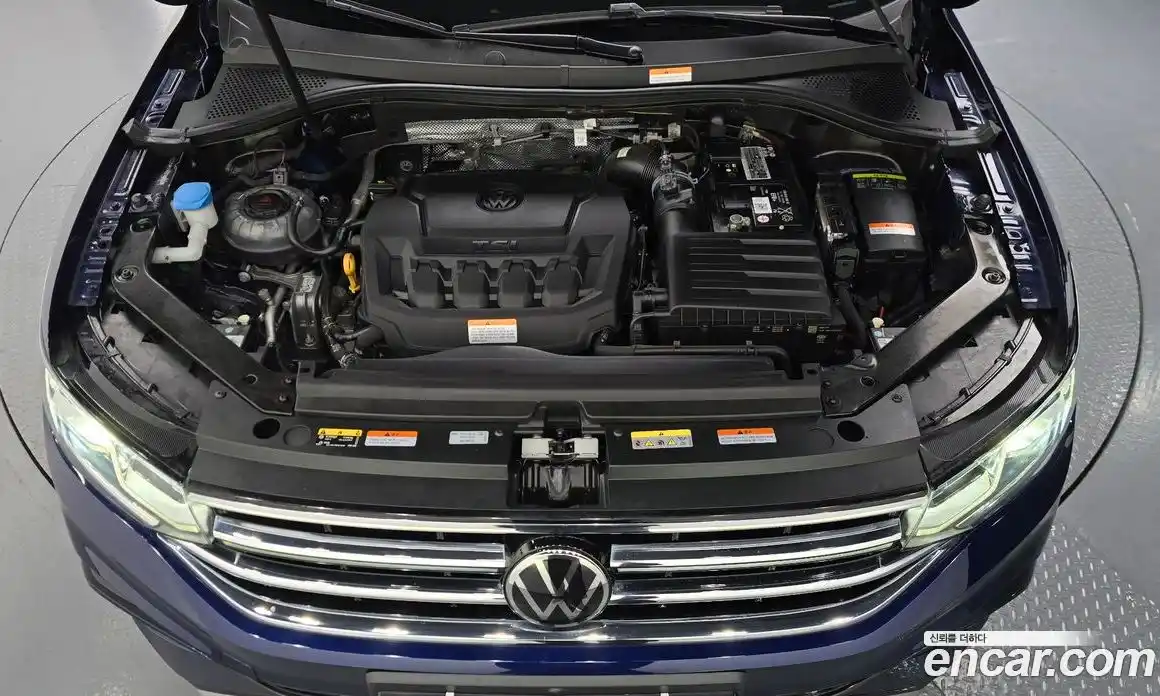 Volkswagen Tiguan 2023 2.0 гидро в Москве № 232078, фото 6