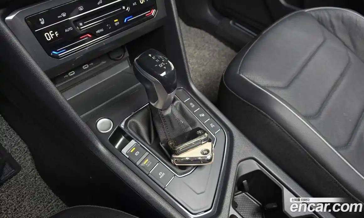 Volkswagen Tiguan 2023 2.0 гидро в Москве № 232078, фото 9