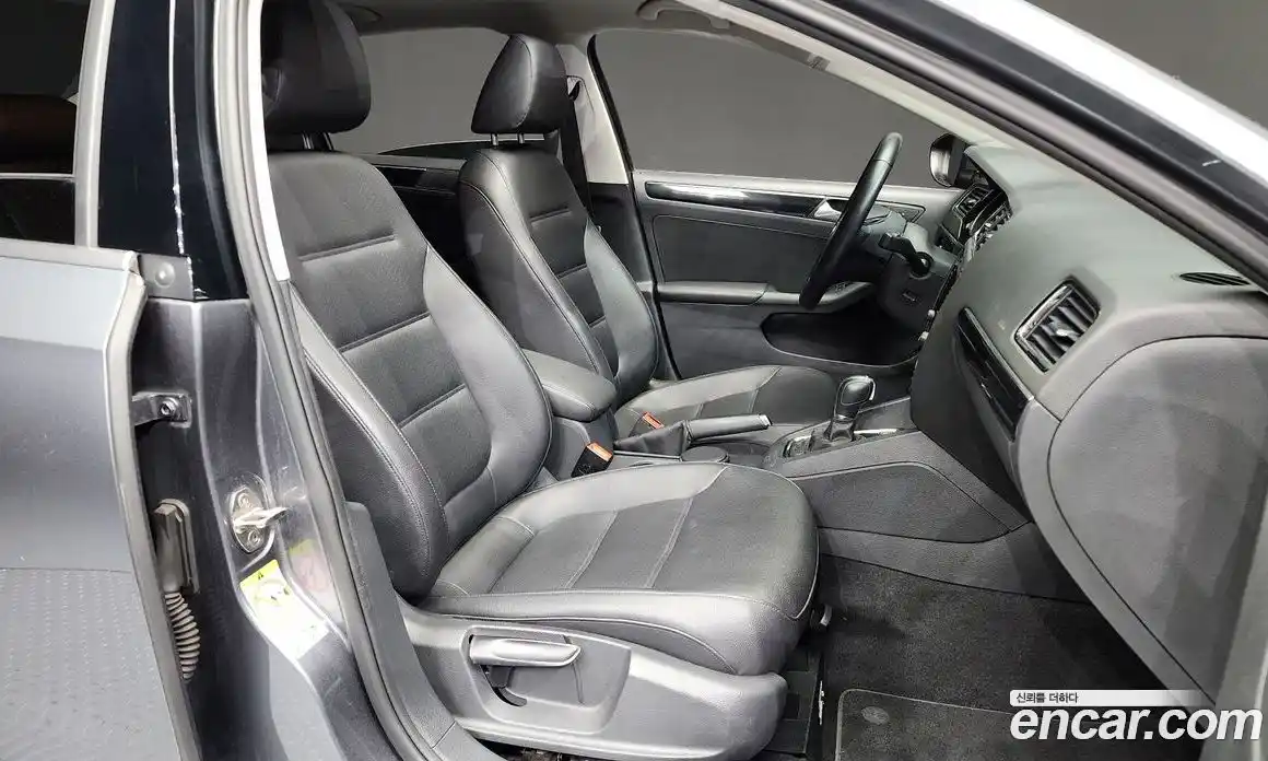 Volkswagen Jetta 2015 2.0 гидро в Москве № 232211, фото 11