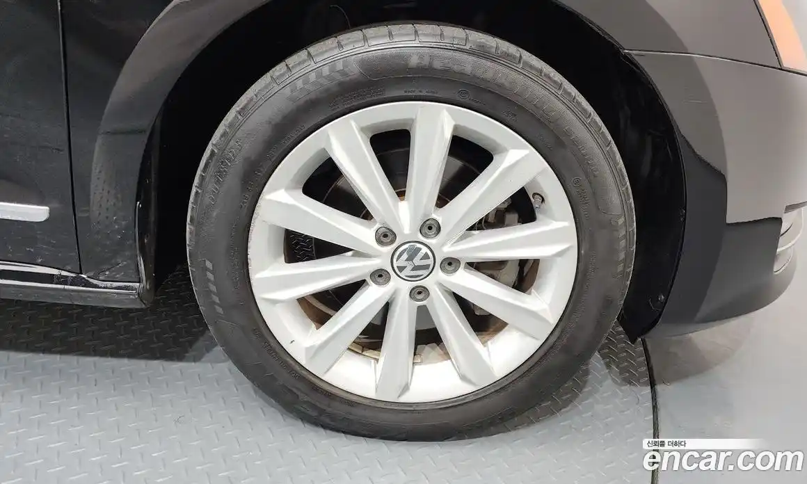 Volkswagen Passat 2015 1.8 гидро в Москве № 232214, фото 5