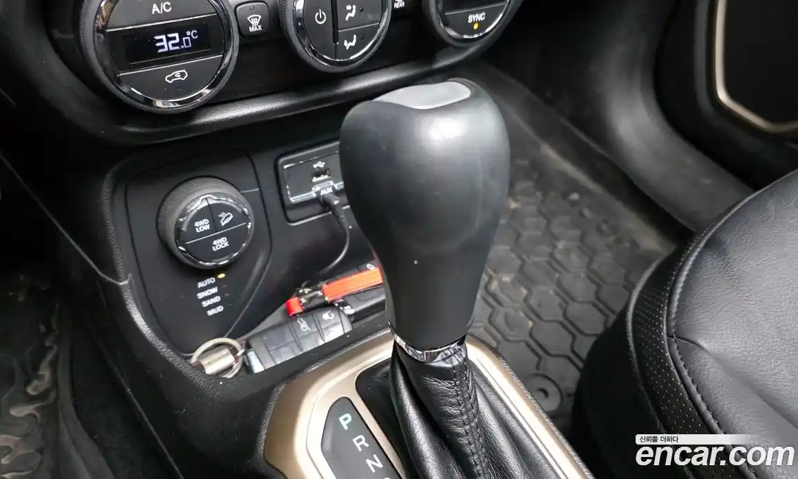 Jeep Renegade 2015 2.0 гидро в Москве № 232413, фото 9