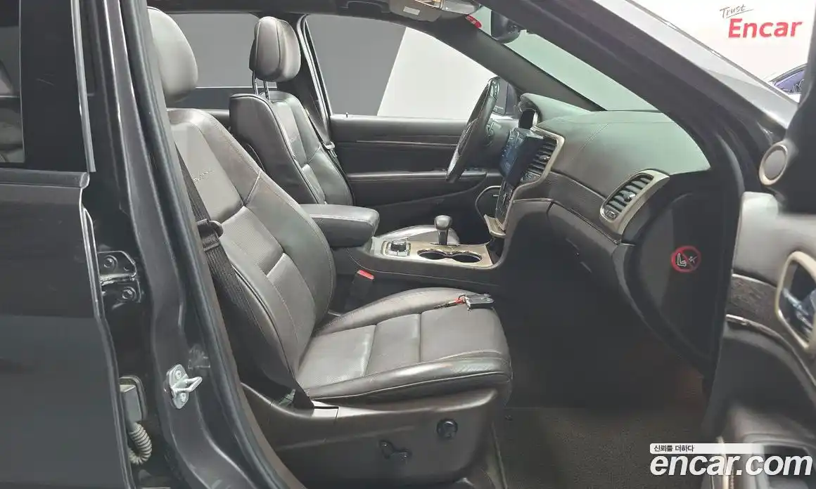 Jeep Cherokee 2015 3.0 гидро в Москве № 232734, фото 10