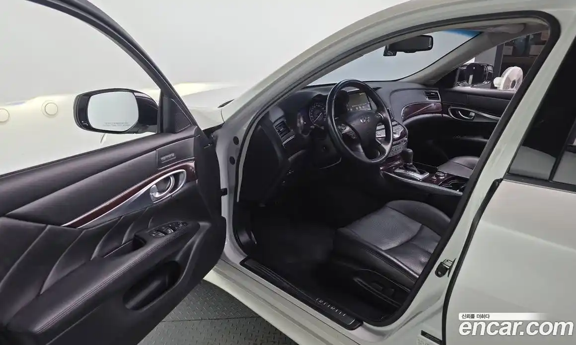 Infiniti Q70 2017 3.7 гидро в Москве № 249635, фото 11