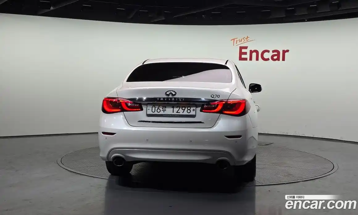 Infiniti Q70 2017 3.7 гидро в Москве № 249635, фото 4