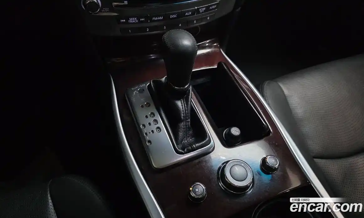 Infiniti Q70 2017 3.7 гидро в Москве № 249635, фото 9