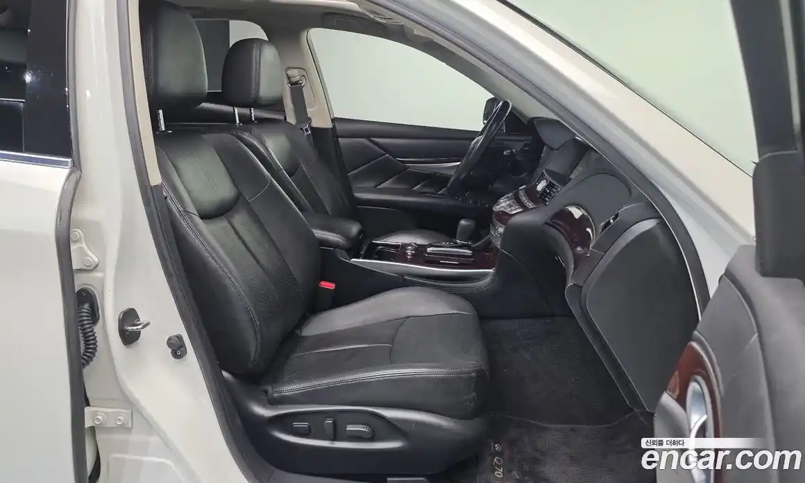 Infiniti Q70 2017 3.7 гидро в Москве № 249635, фото 10