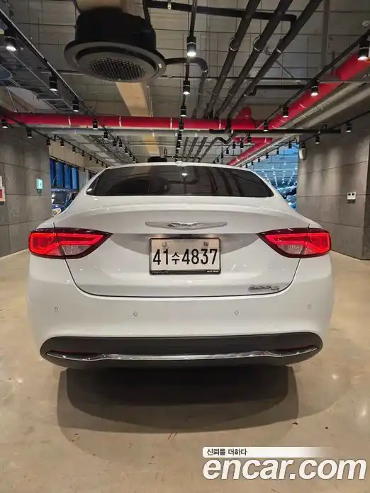 Chrysler 200 2015 2.4 гидро в Москве № 255736, фото 4