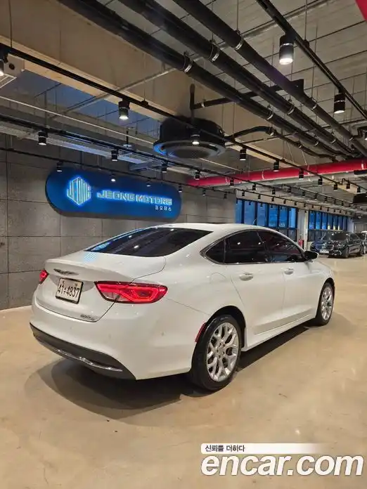 Chrysler 200 2015 2.4 гидро в Москве № 255736, фото 6